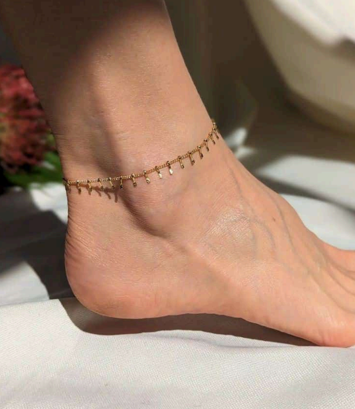 Dainty Gold Drop Anklet | Anti-Tarnish Stainless Steel | Waterproof & Hypoallergenic Jewelry