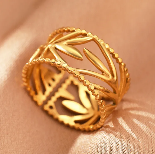 Gold Geometric Ring – Bold and Elegant Statement Design (Size Adjustable)