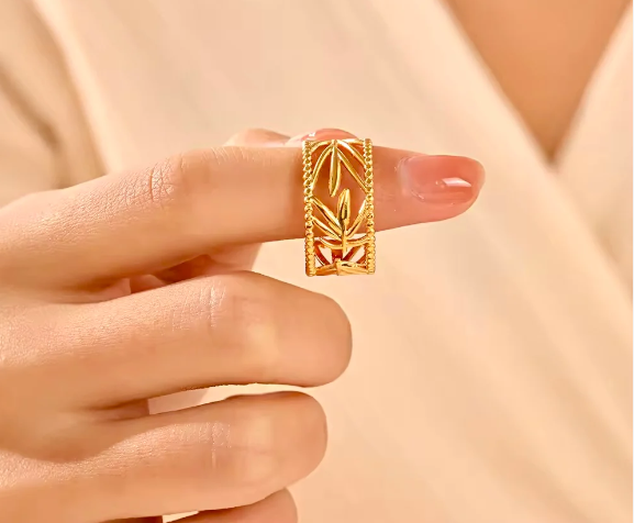 Gold Geometric Ring – Bold and Elegant Statement Design (Size Adjustable)