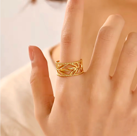Gold Geometric Ring – Bold and Elegant Statement Design (Size Adjustable)