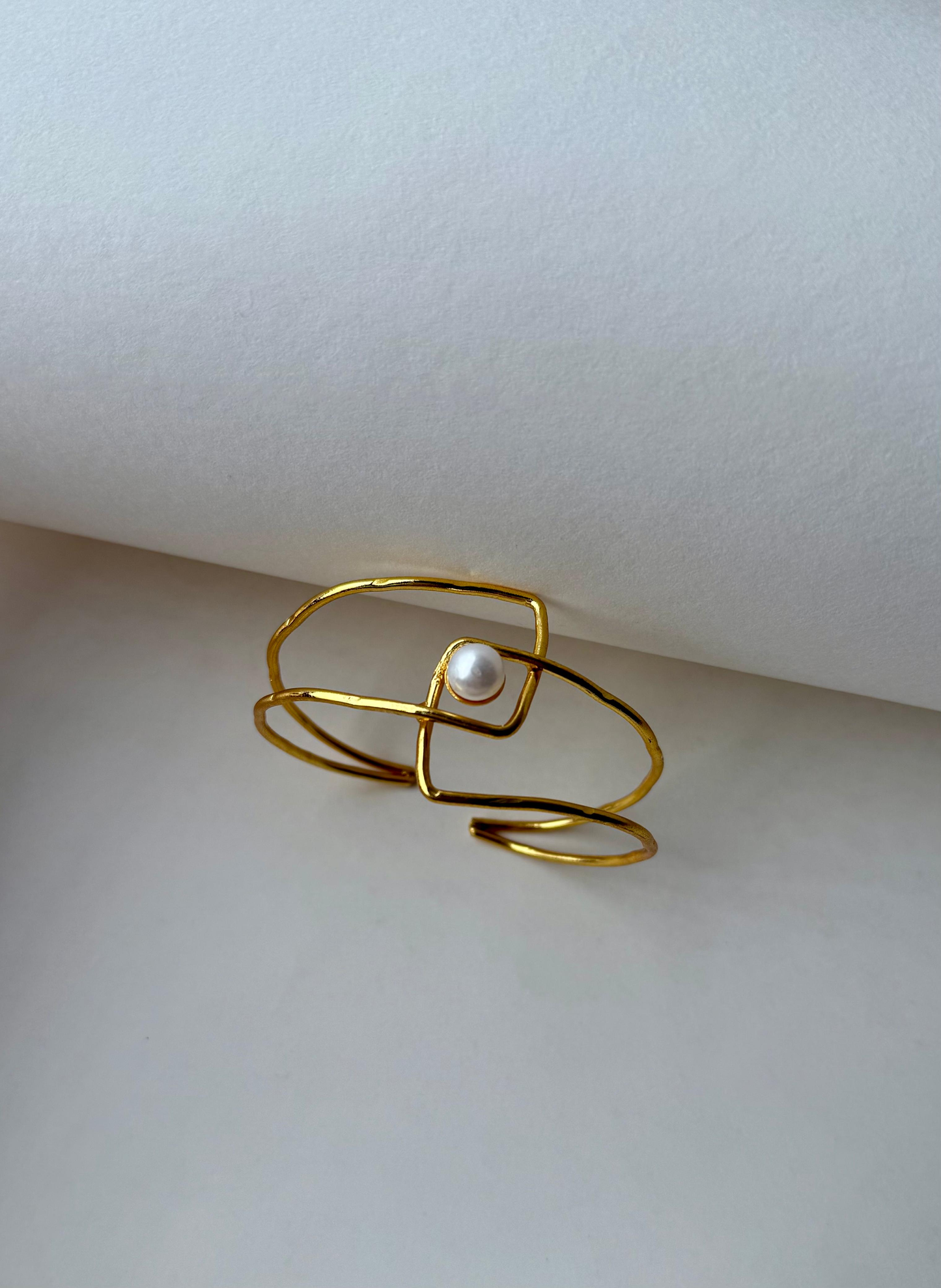 Elegant Adjustable Brass Bangle with Pearl Accent – Handmade Geometric Gold Cuff Bracelet