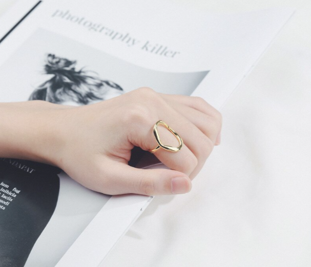 Abstract Open Oval Gold Ring – Stainless Steel Anti-Tarnish Adjustable Statement Ring