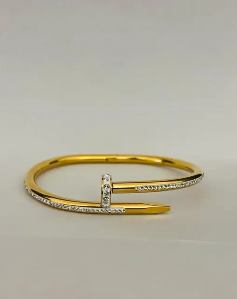 Elegant Gold Plated Bracelet with Diamond Accent - Sleek & Stylish Jewelry