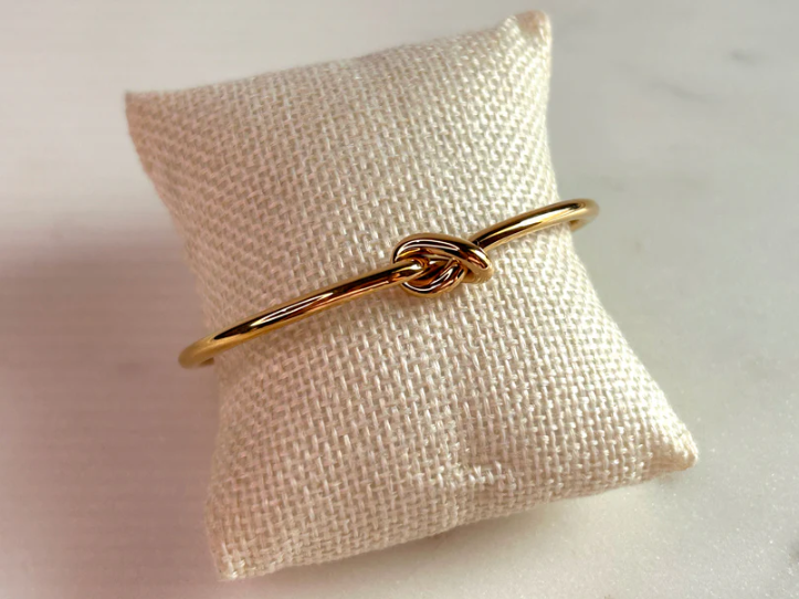 Minimalist Gold Knot Bracelet - Elegant & Simple Design