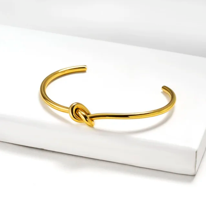 Minimalist Gold Knot Bracelet - Elegant & Simple Design