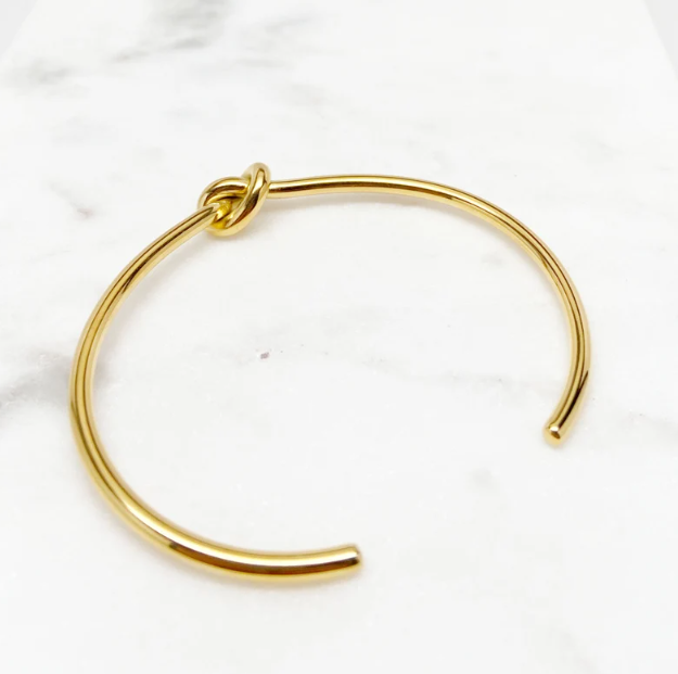 Minimalist Gold Knot Bracelet - Elegant & Simple Design
