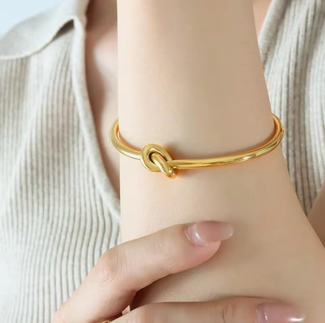 Minimalist Gold Knot Bracelet - Elegant & Simple Design