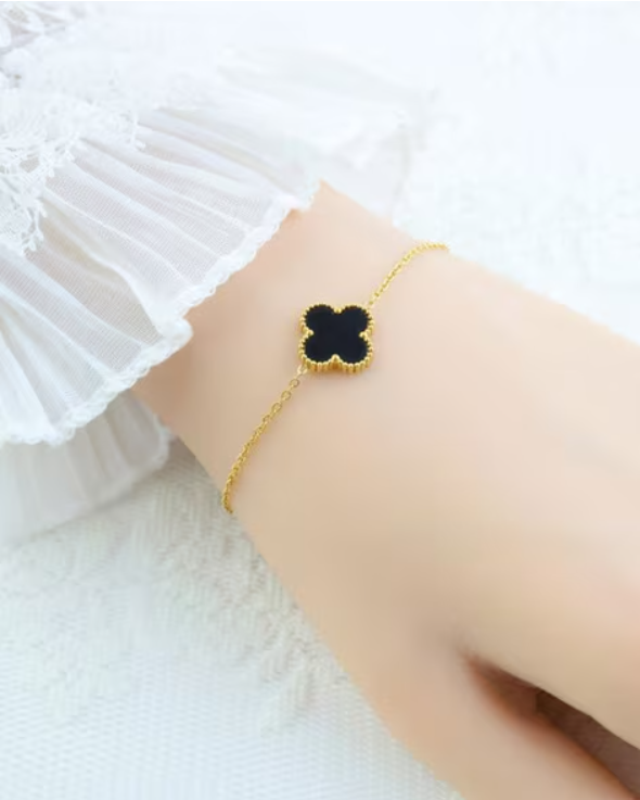 Reversible Gold Bracelet with Mother of Pearl and Black Clover Charm
